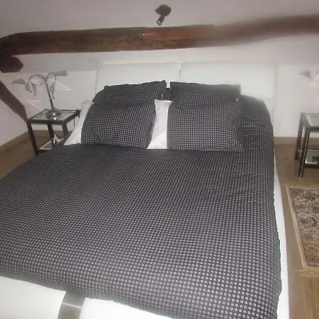 לינה וארוחת בוקר Luxury Next To Eiffel Tower In The Center Of - פריז